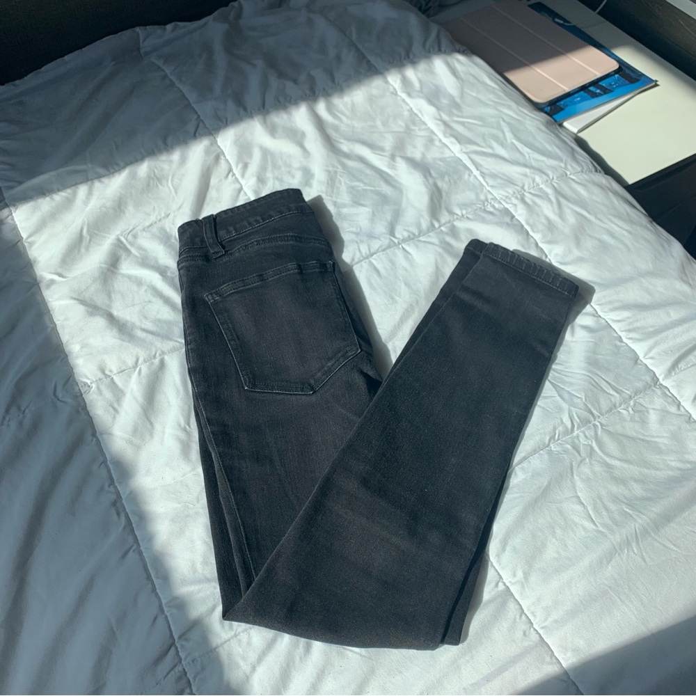 black skinny jeans